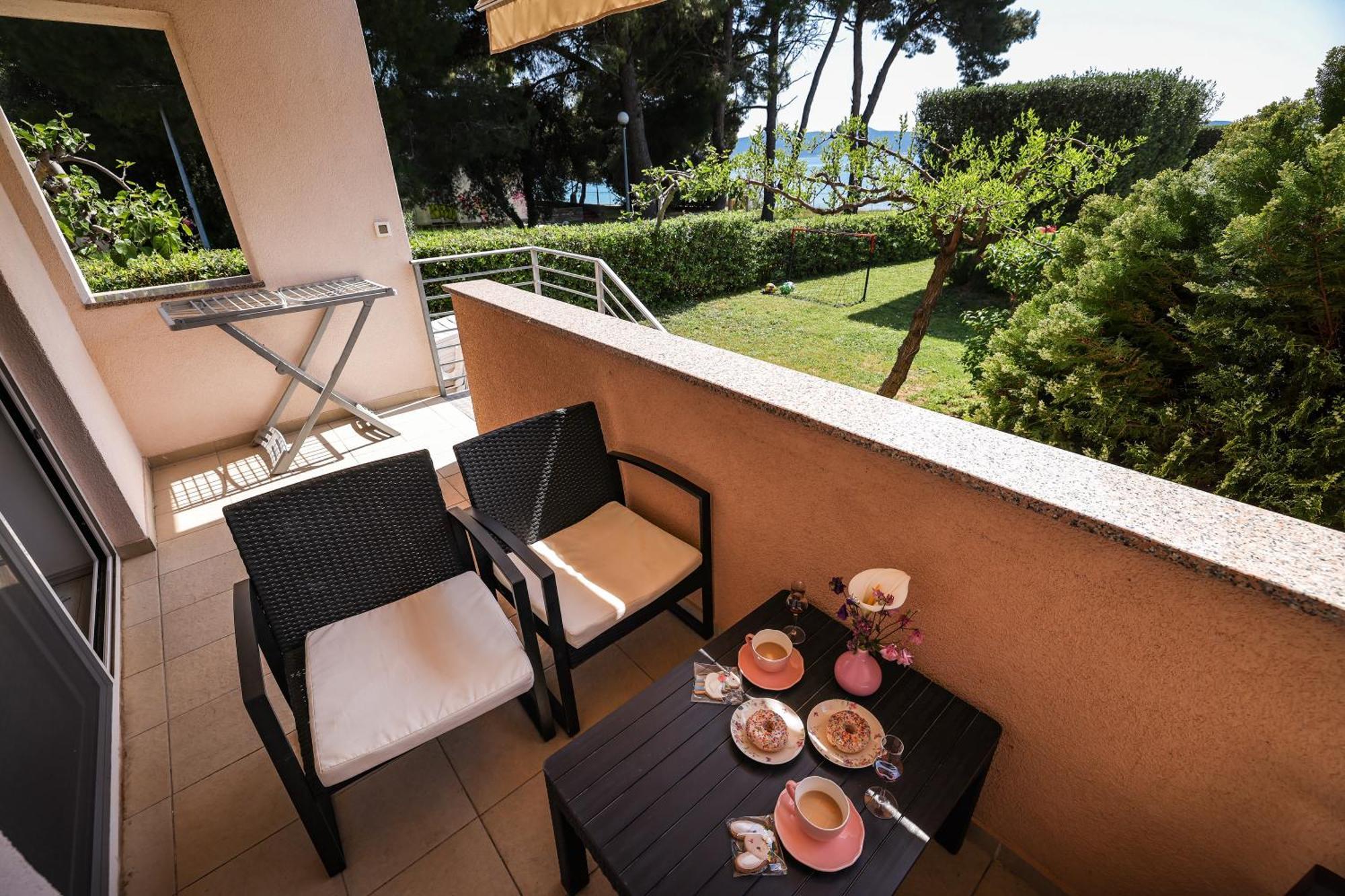 Apartments Becky On A Sandy Beach Without Crowd Sukošan Exterior foto